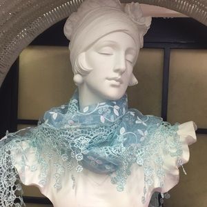 Meet your Posher, Elaine